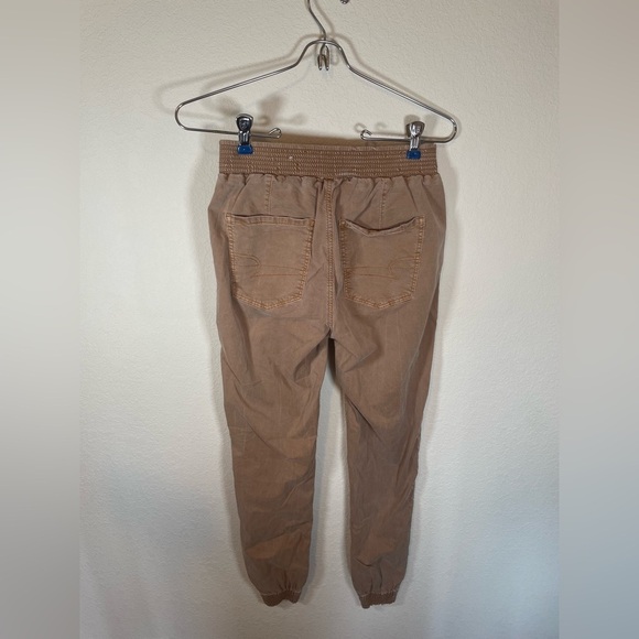 American Eagle mid rise, brown khaki women’s joggers - Picture 6 of 6